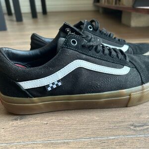 Vans Old Skool gum bottom size 11